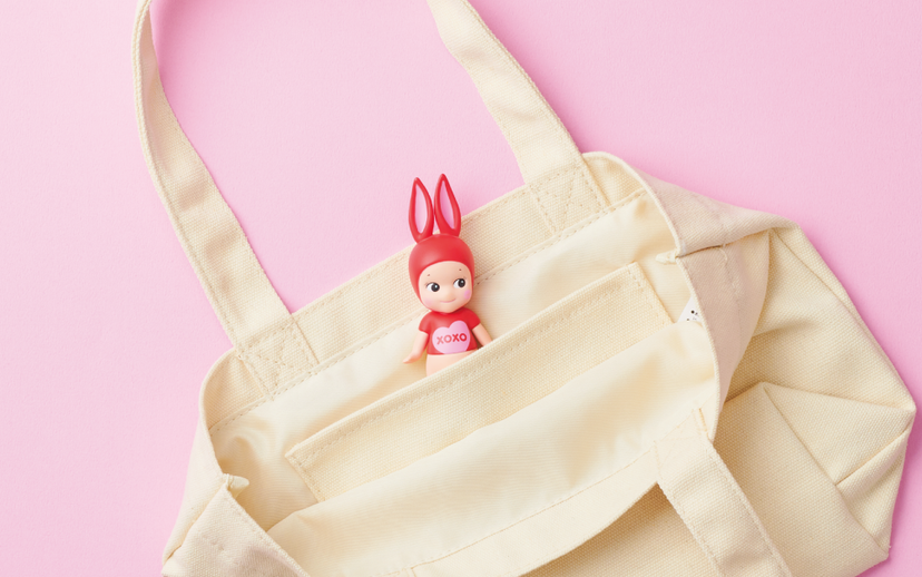 Kiss Kiss Tote - Pocket Carry